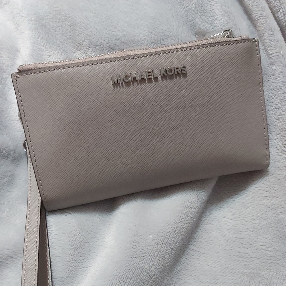 New michael kors wallet